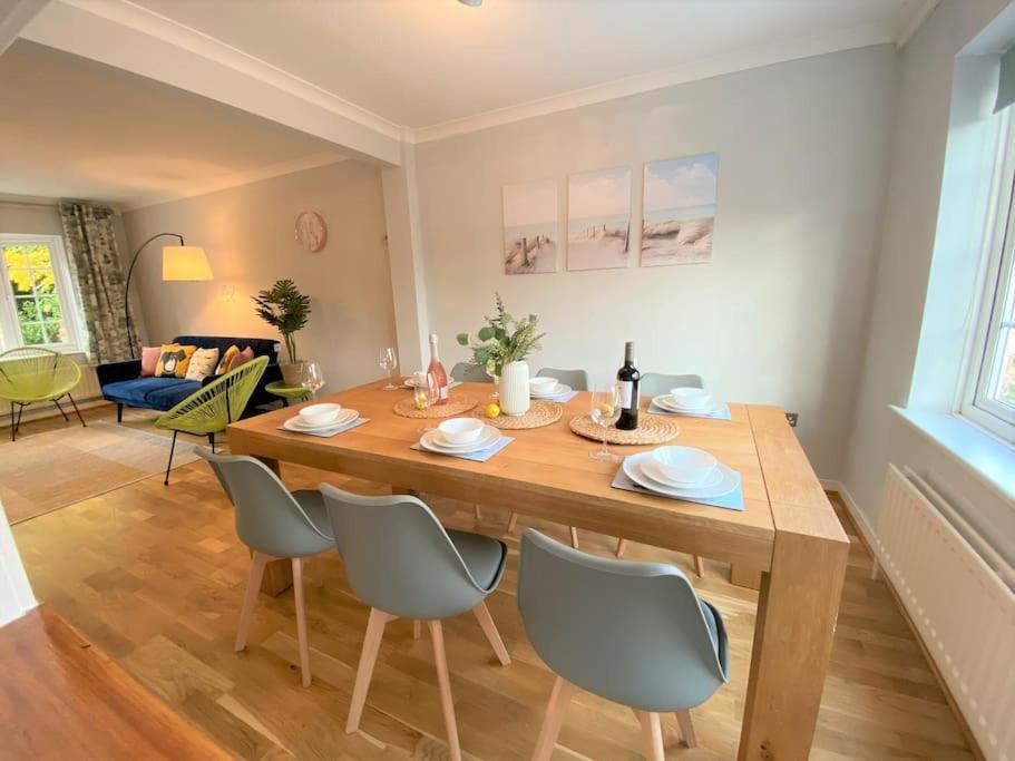 Redhill Town Centre 3 Bed House Near Gatwick Airport, Easy Commute To London Lejlighed Eksteriør billede