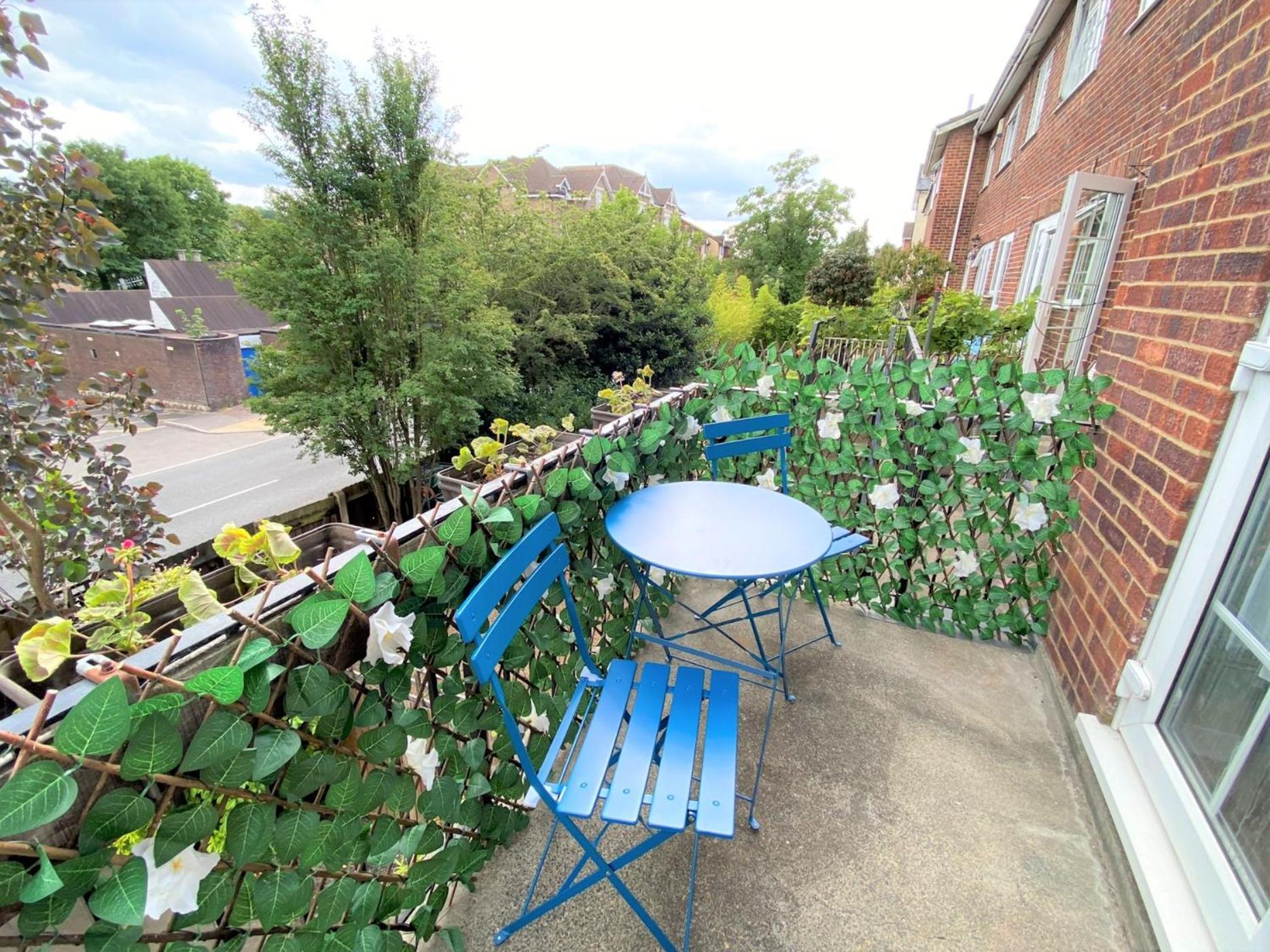 Redhill Town Centre 3 Bed House Near Gatwick Airport, Easy Commute To London Lejlighed Eksteriør billede